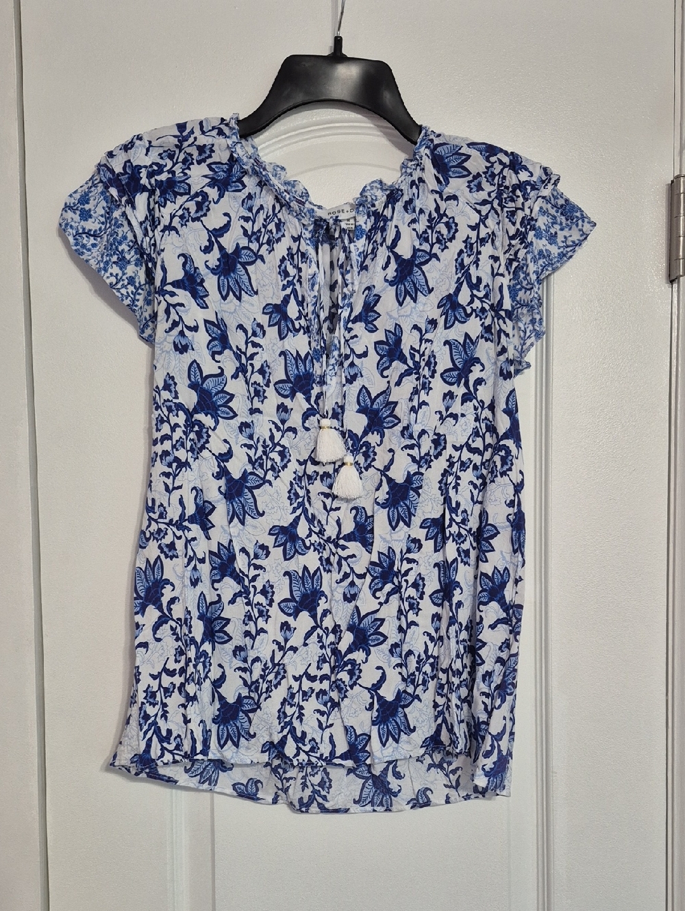 ROSE+OLIVE Blue Floral Tie-Front Women’s Top